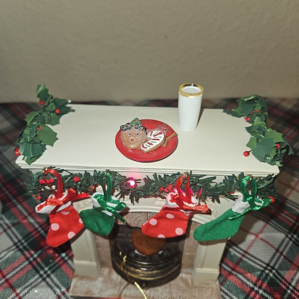 Department 56 Cozy "Fireplace" Possible Dreams Clothtique Lighted Table Decor - Picture 4 of 11